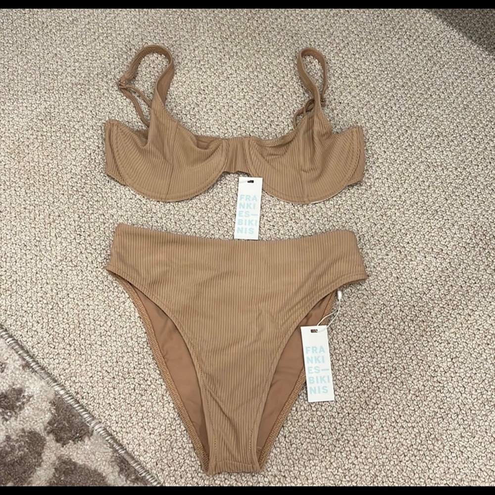 Frankie’s bikini set